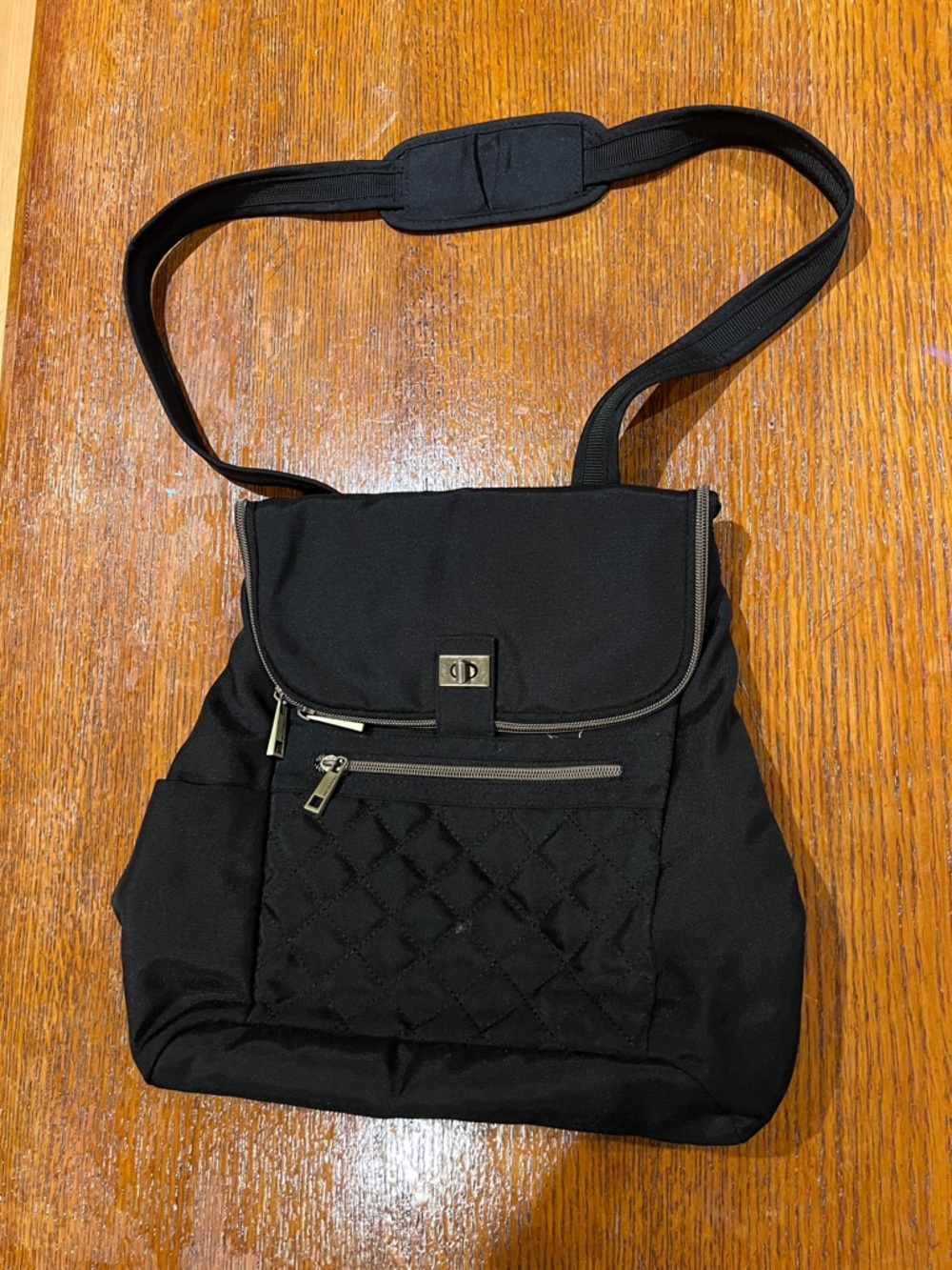 Black Quilted Crossbody Bag with Front Zip Pocket - Unbranded